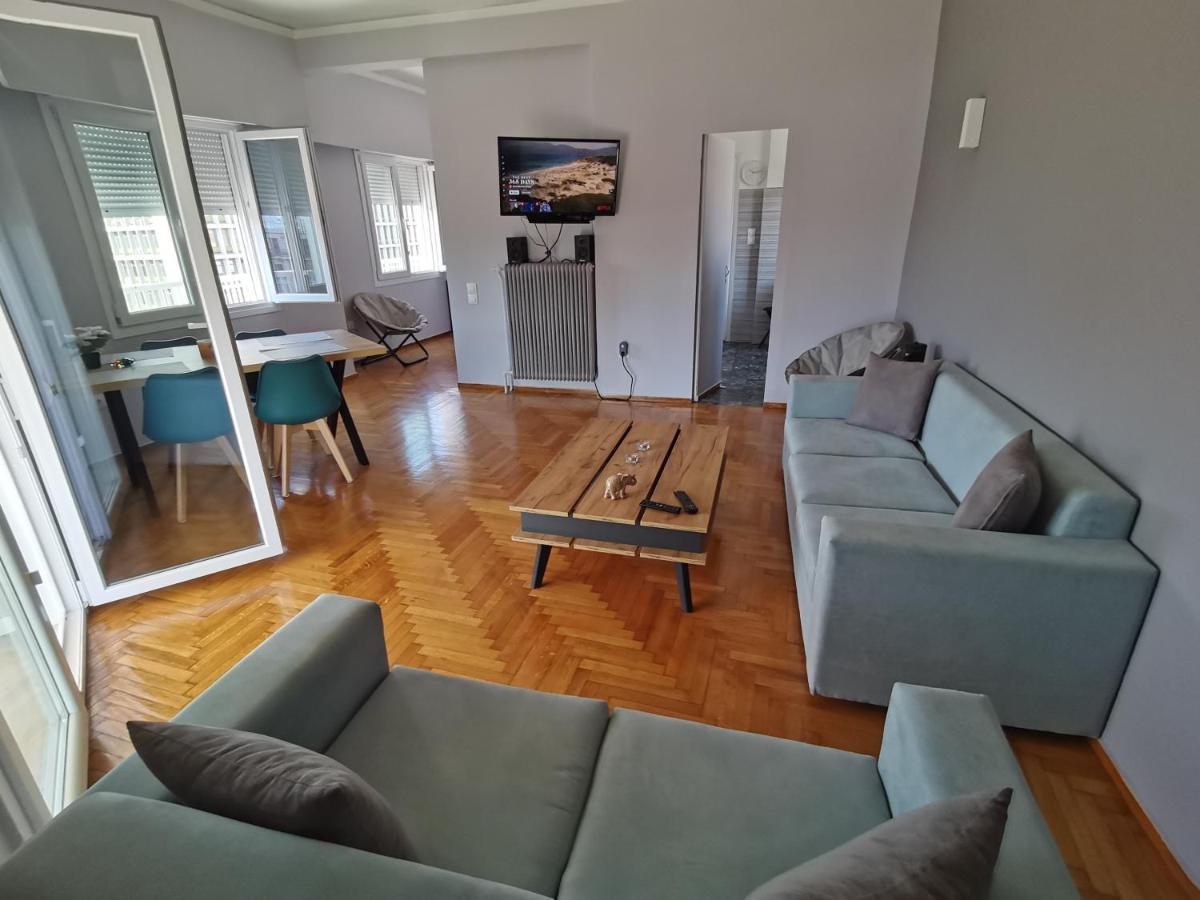 Penthouse Spacious W Super Wifi & Terrace, 2 Min From Metro Apartment Athena Bagian luar foto